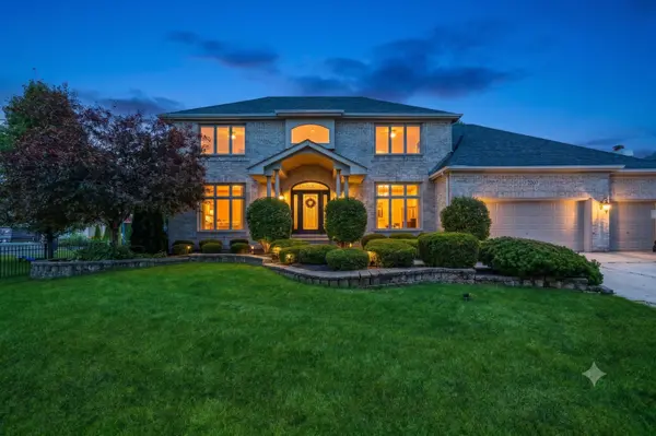 2207 Leverenz RD, Naperville, IL 60564