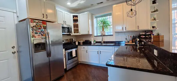 7223 N Oakley AVE #2W, Chicago, IL 60645
