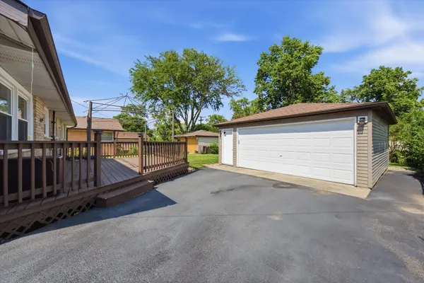 13111 Fairway DR, Crestwood, IL 60418