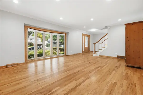 175 Selwyn LN, Buffalo Grove, IL 60089