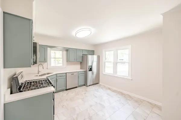 9200 S Mayfield AVE, Oak Lawn, IL 60453