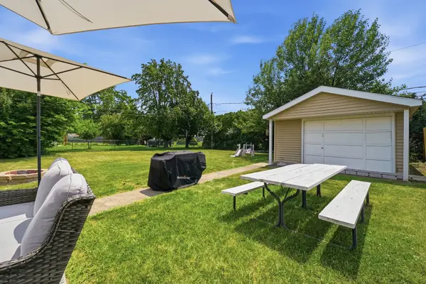 683 Sandy LN, Des Plaines, IL 60016