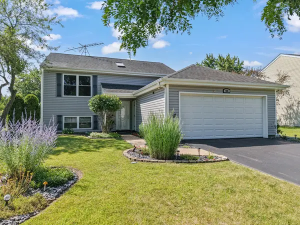 935 Revere LN, Island Lake, IL 60042