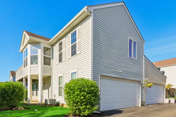641 Serendipity DR, Aurora, IL 60504