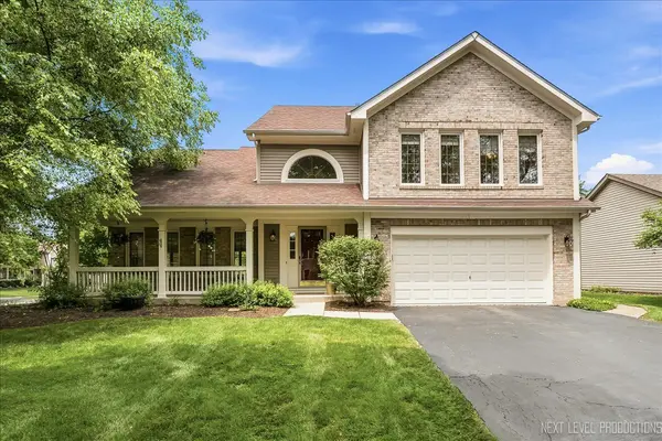 1360 Farmstead LN, Bolingbrook, IL 60490