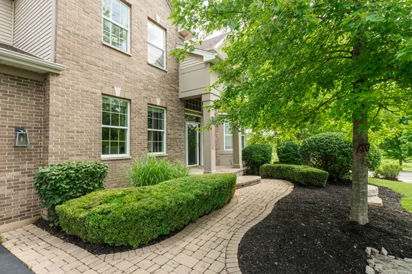 2284 Clearbrook CT, Wauconda, IL 60084
