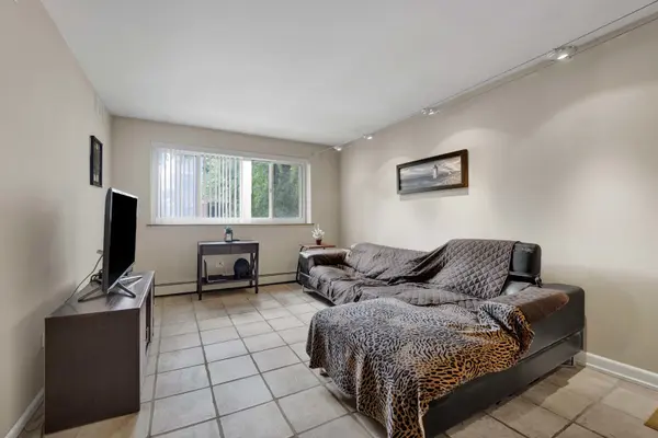 515 W Wrightwood AVE #202, Chicago, IL 60614
