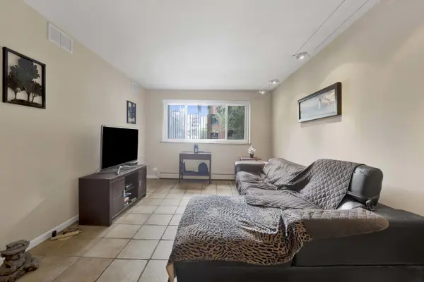 515 W Wrightwood AVE #202, Chicago, IL 60614