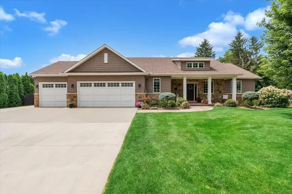 3709 39th Street CT, Moline, IL 61265