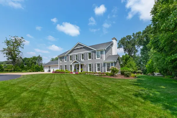 845 Wagner RD, Glenview, IL 60025
