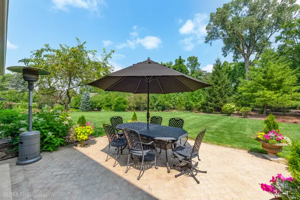 845 Wagner RD, Glenview, IL 60025