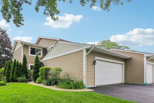201 Colony CT, Vernon Hills, IL 60061