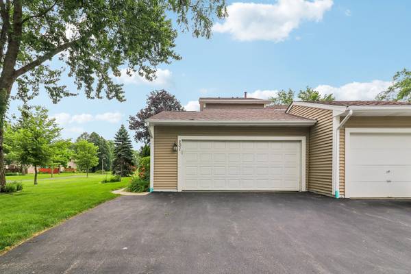 201 Colony CT, Vernon Hills, IL 60061