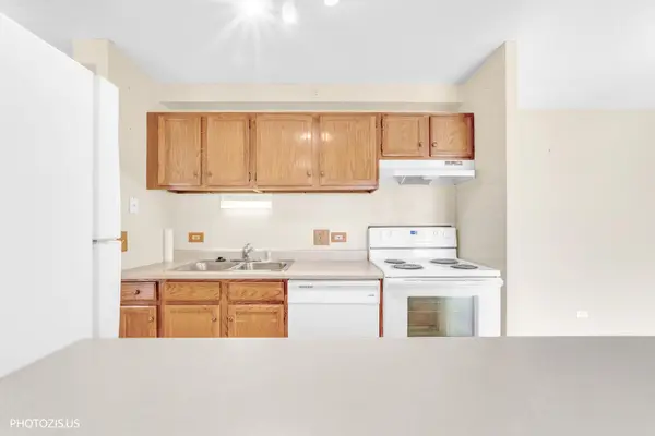 1840 Huntington BLVD #607, Hoffman Estates, IL 60169