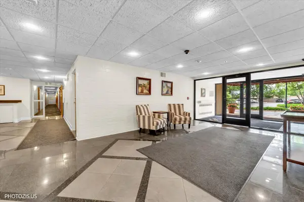 1840 Huntington BLVD #607, Hoffman Estates, IL 60169