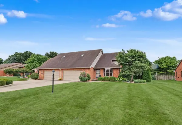 1325 Dickens CT, Monticello, IL 61856