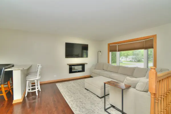 879 San Francisco TER, Bartlett, IL 60103