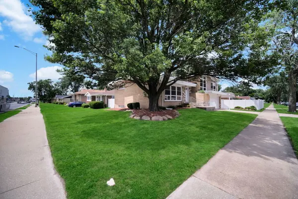 14940 Oak ST, Dolton, IL 60419