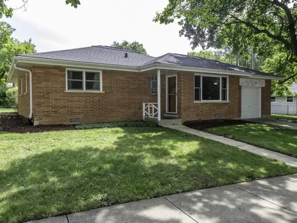 623 Mckinley AVE, Mundelein, IL 60060