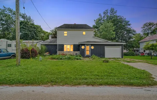 105 W Maple ST, Roberts, IL 60962