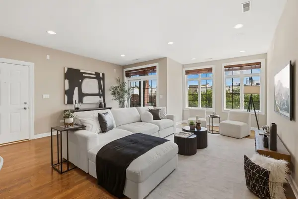 2936 N Lincoln AVE #3S, Chicago, IL 60657