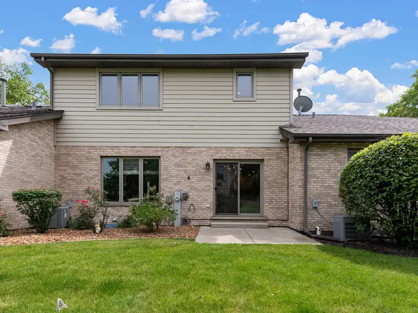 9430 Debbie LN, Orland Park, IL 60467