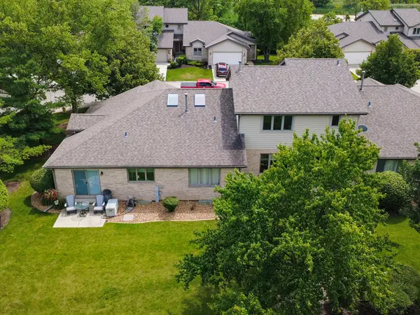 9430 Debbie LN, Orland Park, IL 60467