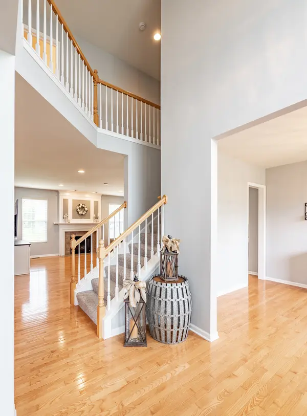 3106 Drury LN, Carpentersville, IL 60110