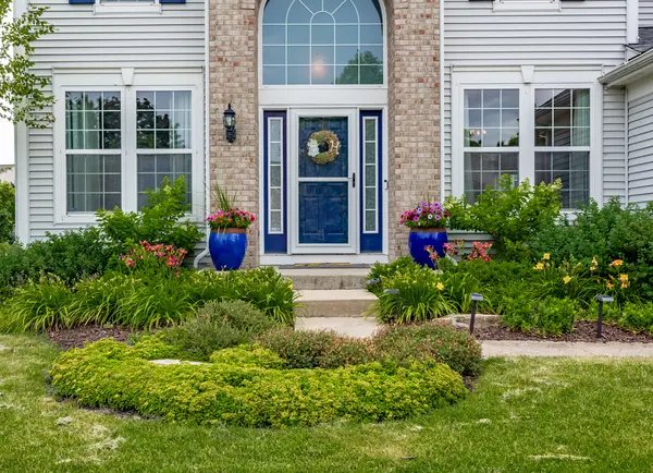 3106 Drury LN, Carpentersville, IL 60110