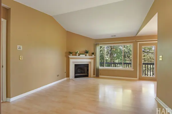 260 Crestview DR #C, Wauconda, IL 60084