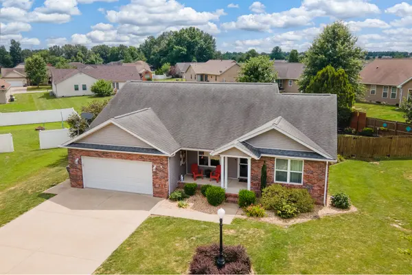 1305 Hillside CT, Carterville, IL 62918