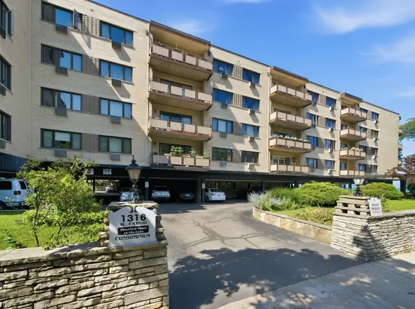 1316 W Fargo AVE #403, Chicago, IL 60626