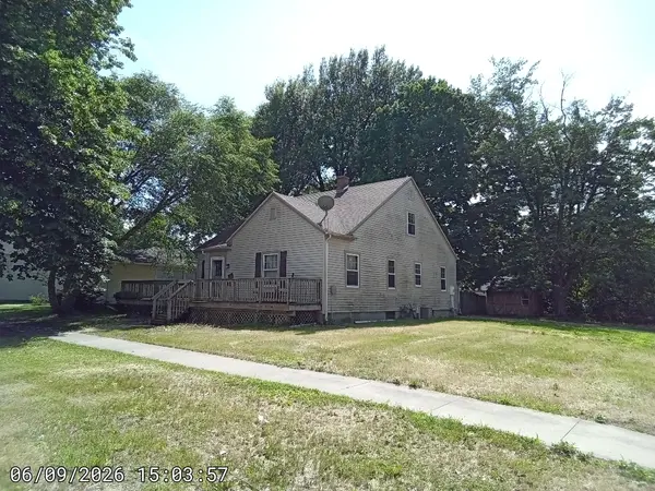 411 NW 4 AVE, Aledo, IL 61231