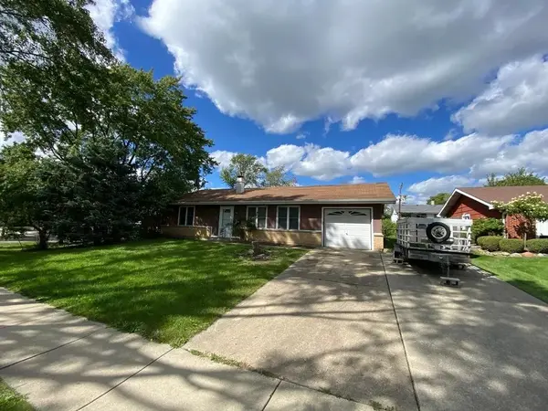 1530 Hassell RD, Hoffman Estates, IL 60169