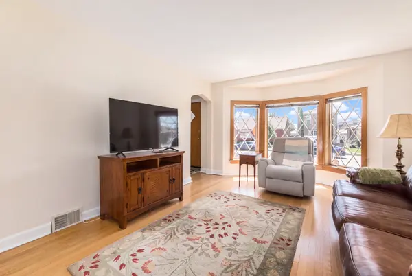 5950 W Foster AVE, Chicago, IL 60630