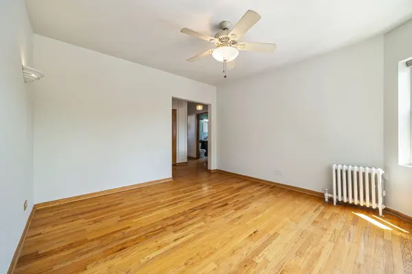 3548 W Belle Plaine AVE #2, Chicago, IL 60618