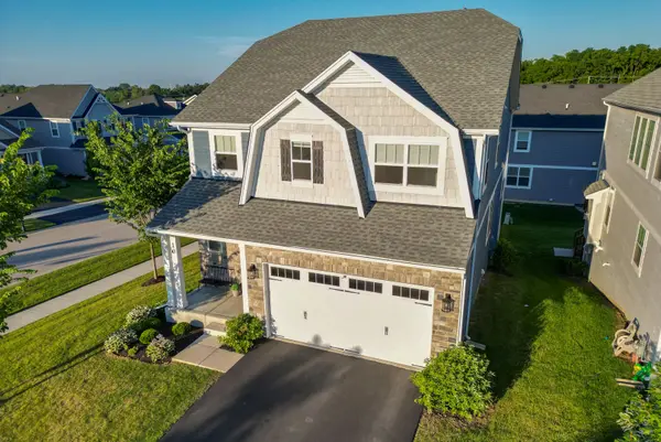 10 Nelson LN, Hawthorn Woods, IL 60047