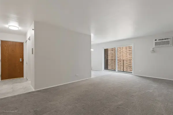 9721 S Keeler AVE #204, Oak Lawn, IL 60453