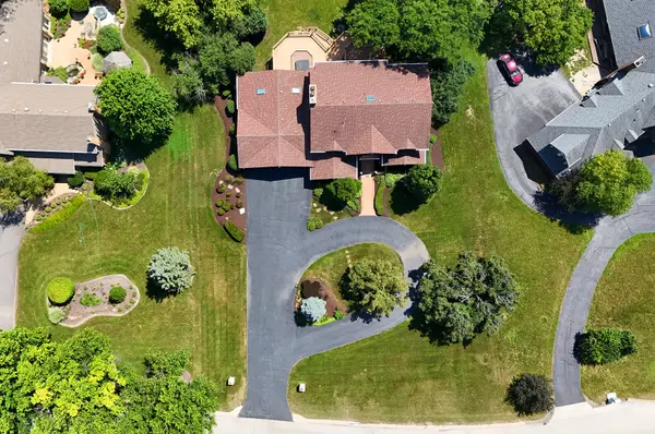 7 Horseshoe LN, Lemont, IL 60439