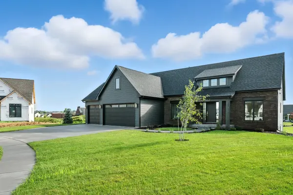 5167 LAKESIDE CT, Bettendorf, IA 52722