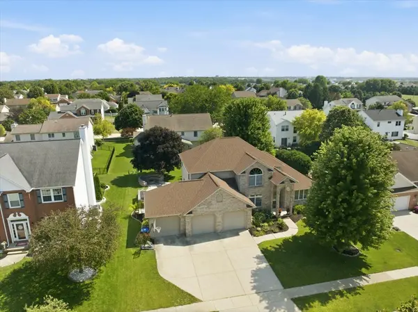19 Brunton CT, Bloomington, IL 61704