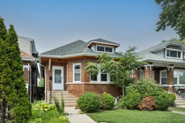 5010 W WOLFRAM ST, Chicago, IL 60641
