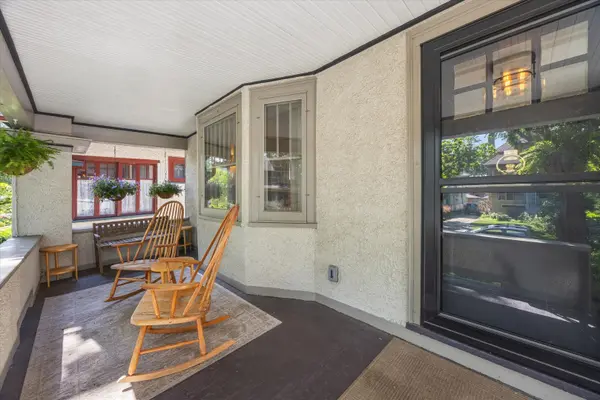 735 Gunderson AVE, Oak Park, IL 60304