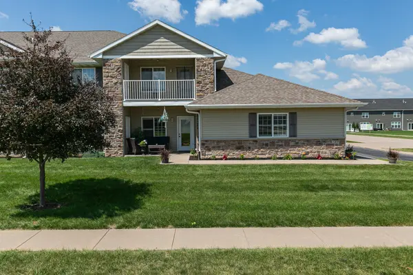 340 E Franklin ST #104, Eldridge, IA 52748