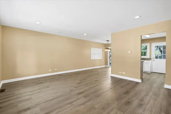 1460 Indian Hill AVE, Hanover Park, IL 60133