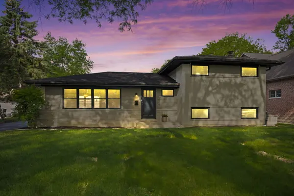 1024 Arbor LN, Glenview, IL 60025