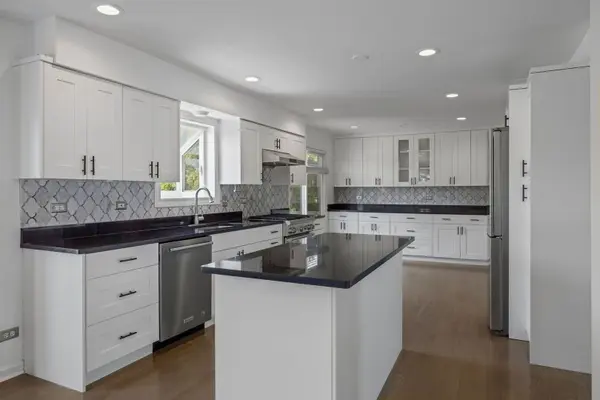 4852 Snapjack CIR, Naperville, IL 60564