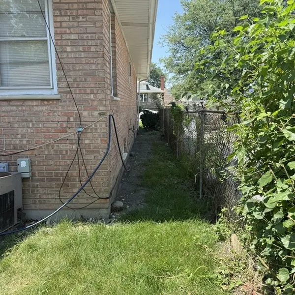 121 S 18TH AVE, Maywood, IL 60153