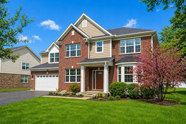 1551 E Olive ST, Palatine, IL 60074