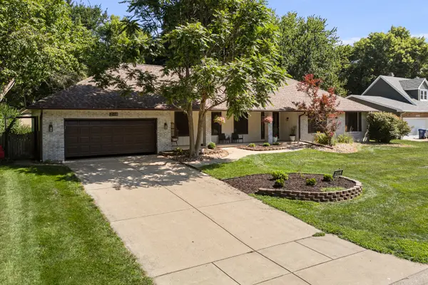 2118 E 47th ST, Davenport, IA 52807